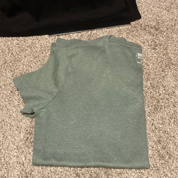 Kirkland Signature Black, White and green Vneck TShirts bundle - Picture 7 of 7